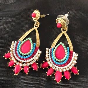 Beautiful pair of neon earrings!